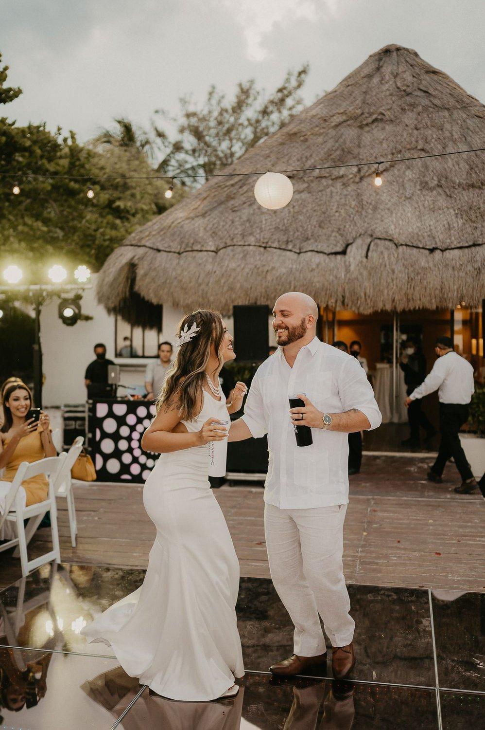 carousel-hero-element image-14