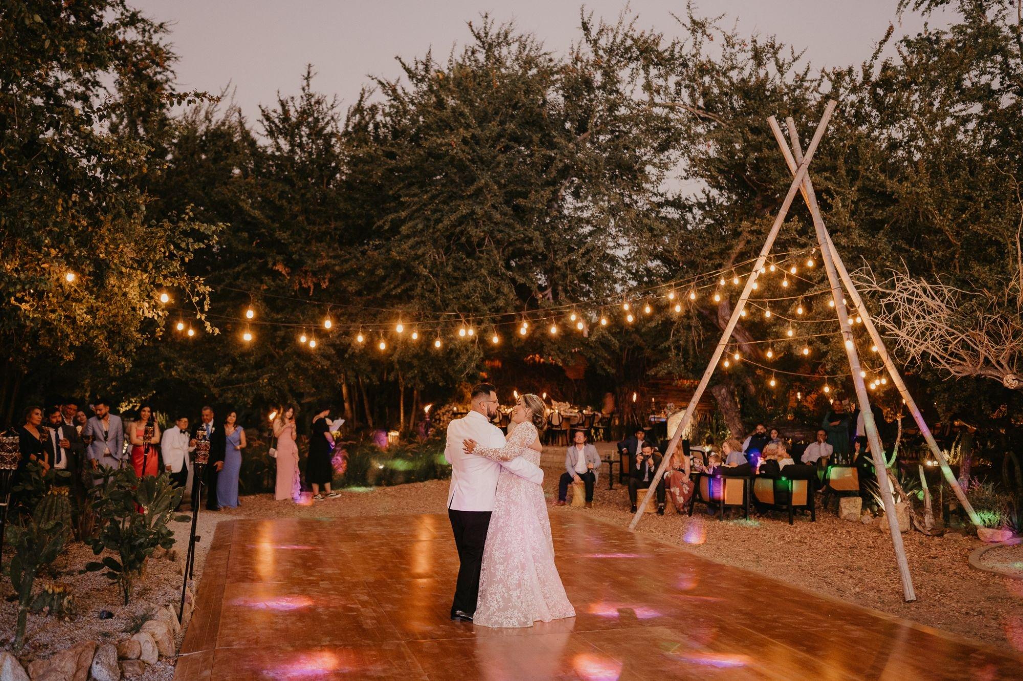 carousel-hero-element image-18