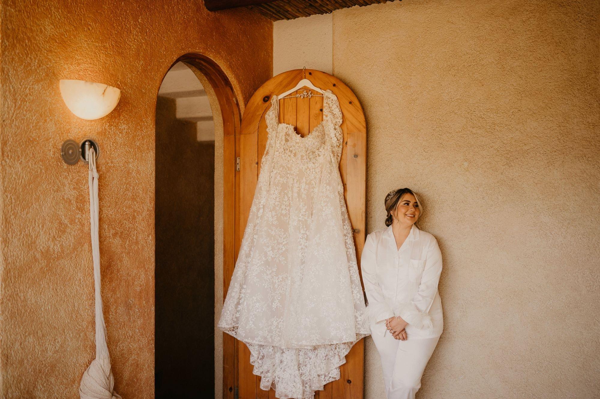 carousel-hero-element image-3