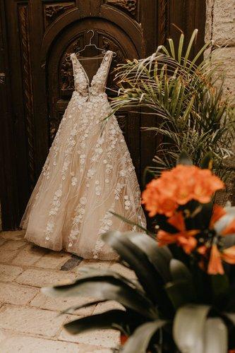 mobile - carousel-hero-element image-4