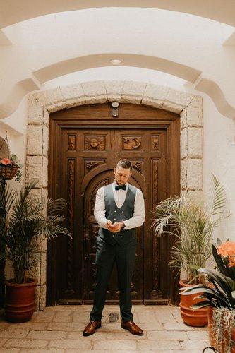 mobile - carousel-hero-element image-6